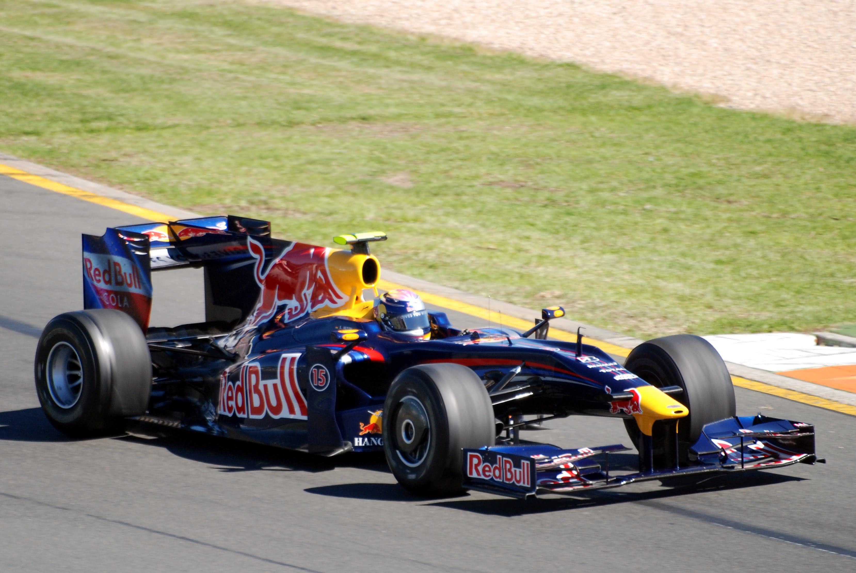 Sebastian Vettel e Red Bull voltam à pole em Valência