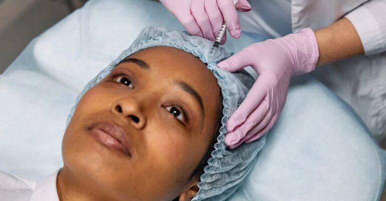 Esse truque com botox deixa o rosto mais jovem de forma natural